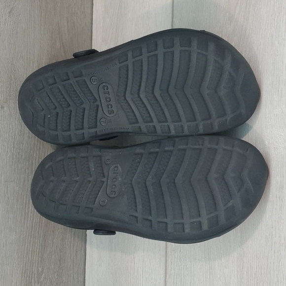 Crocs Unisex Rubber Outdoor Black Comfort Sandals Clogs sz W7 M5 - Picture 8 of 10